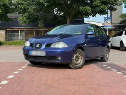 Blau Gebraucht 2004 Seat Cordoba Limousine | 400 € (Superpreis)