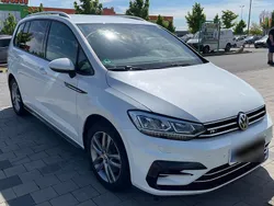 Weiß Gebraucht 2019 VW Touran R-line Van / Kleinbus | 23.100 € (Guter Preis)