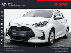 Schneeweiß Gebraucht 2021 Toyota Yaris Basis Kleinwagen | 13.790 € (Fairer Preis)