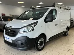 Highlandgrau metallic (grau) Gebraucht 2021 Renault Trafic Life Van | 26.996 € (Teuer)