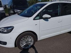 Weiss Gebraucht 2015 VW Touran Van / Kleinbus | 13.190 € (Guter Preis)