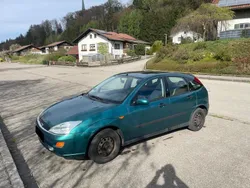 Grün Gebraucht 2000 Ford Focus Kleinwagen | 2.900 € (Teuer)