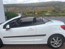 Weiß Gebraucht 2010 Peugeot 207 CC Cabrio | 4.600 € (Fairer Preis)