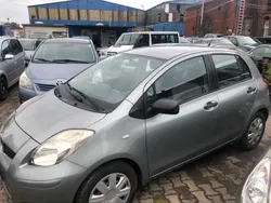 Grau Gebraucht 2009 Toyota Yaris Kleinwagen | 2.350 € (Guter Preis)