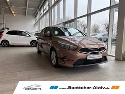 Braun Gebraucht 2023 Kia Ceed Edition 7 Limousine | 18.990 € (Guter Preis)