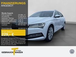 Weiß Gebraucht 2022 Skoda Superb Style Kombi | 25.980 € (Guter Preis)