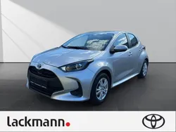 Silver metallic Gebraucht 2022 Toyota Yaris Hybrid Comfort Kleinwagen | 19.990 € (Fairer Preis)