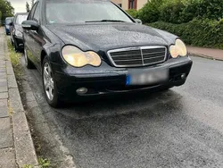 Blau Gebraucht 2003 Mercedes C200 Limousine | 2.299 € (Fairer Preis)