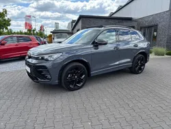 Grau Gebraucht 2024 VW Tiguan R-line SUV | 49.950 € (Superpreis)