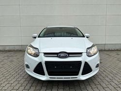Weiß Gebraucht 2014 Ford Focus Titanium Kombi | 4.400 € (Guter Preis)