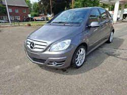 Grau Gebraucht 2011 Mercedes B180 Van / Kleinbus | 4.990 € (Fairer Preis)