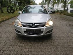 Silber Gebraucht 2007 Opel Astra Cosmo Kombi | 1.400 € (Guter Preis)