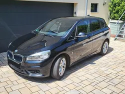 Schwarz Gebraucht 2017 BMW 225 Active Tourer Sport Line Van / Kleinbus | 13.999 € (Guter Preis)
