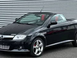 Schwarz Gebraucht 2005 Opel Tigra Cosmo Cabrio | 3.300 € (Etwas zu teuer)