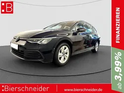 Schwarz Gebraucht 2023 VW Golf VIII Life Kombi | 23.450 € (Fairer Preis)