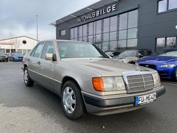 Grau Gebraucht 1992 Mercedes E230 Limousine | 6.877 €
