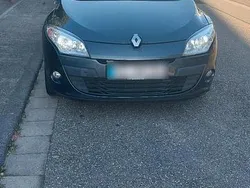 Grau Gebraucht 2011 Renault Mégane GrandTour Kombi | 3.495 € (Fairer Preis)