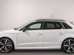 Metallic Gebraucht 2019 Audi RS3 Sportback Comfort Kleinwagen | 47.390 € (Fairer Preis)