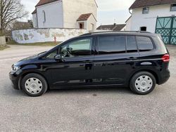 Schwarz Gebraucht 2017 VW Touran Comfortline Van / Kleinbus | 14.750 € (Fairer Preis)