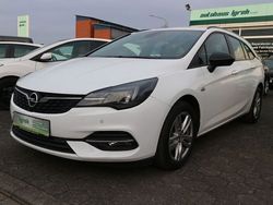 Schneeweiss/summitwhite/arctic Gebraucht 2021 Opel Astra Edition Kombi | 10.990 € (Etwas zu teuer)