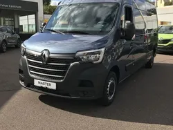 Blau metallic Gebraucht 2022 Renault Master Basis Van | 30.990 € (Etwas zu teuer)