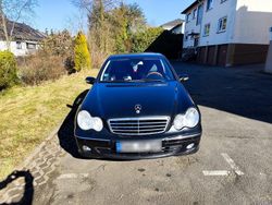 Schwarz Gebraucht 2006 Mercedes C220 Limousine | 3.500 €