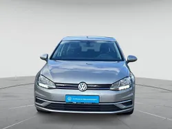 Tungsten silver metallic Gebraucht 2018 VW Golf VII Comfortline Limousine | 16.880 € (Guter Preis)