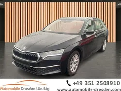 Black magic perleffekt Gebraucht 2024 Skoda Octavia Selection Kombi | 28.480 € (Guter Preis)