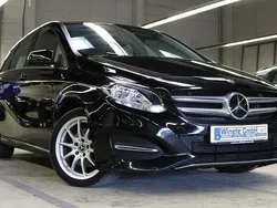 Kosmosschwarz metalliclack Gebraucht 2017 Mercedes B220 Van / Kleinbus | 16.990 € (Fairer Preis)