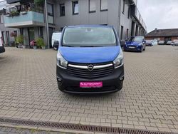 Blau Gebraucht 2017 Opel Vivaro Van | 12.990 €