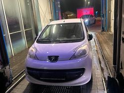 Weiß Gebraucht 2007 Peugeot 107 Kleinwagen | 2.000 € (Fairer Preis)