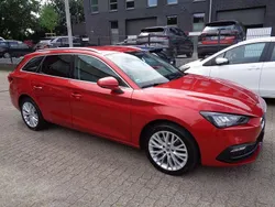 Rot Gebraucht 2022 Seat Leon XCELLENCE Kombi | 14.990 € (Guter Preis)