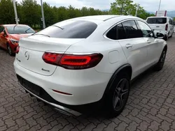 Polarweiß polarweiß Gebraucht 2022 Mercedes 200 AMG line Coupé | 46.993 € (Etwas zu teuer)