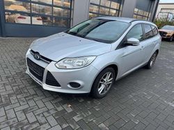 Silber Gebraucht 2012 Ford Focus Trend Kombi | 2.990 € (Guter Preis)