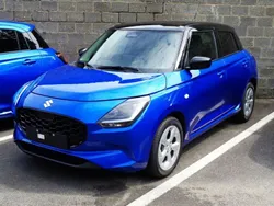 Blau Neu 2024 Suzuki Swift Comfort Limousine | 19.790 €