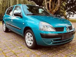 Blau Gebraucht 2005 Renault Clio II Kleinwagen | 1.850 € (Fairer Preis)