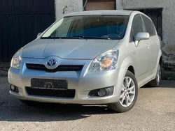 Silber Gebraucht 2009 Toyota Corolla Verso Van / Kleinbus | 2.990 € (Guter Preis)