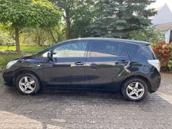 Schwarz Gebraucht 2012 Toyota Verso Travel Van / Kleinbus | 7.500 € (Fairer Preis)