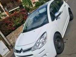 Weiß Gebraucht 2014 Citroën C3 Kleinwagen | 4.000 €