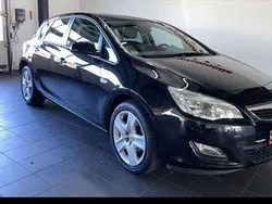 Schwarz Gebraucht 2011 Opel Astra Design Edition Limousine | 10.750 € (Teuer)