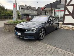 Grau Gebraucht 2016 BMW 750 Limousine | 24.999 € (Etwas zu teuer)