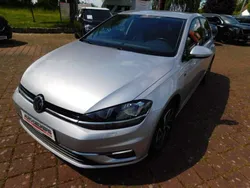 Reflexsilber metallic Gebraucht 2018 VW Golf VII Limousine | 13.850 € (Fairer Preis)