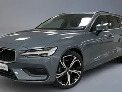 Thunder grey / metallic Gebraucht 2023 Volvo V60 Core Kombi | 33.999 € (Guter Preis)