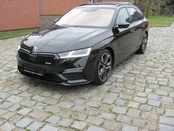 Schwarz Gebraucht 2023 Skoda Octavia RS Kombi | 43.800 €
