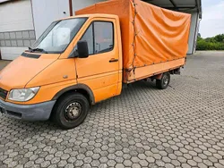 Orange Gebraucht 2002 Mercedes Sprinter Van | 2.299 €