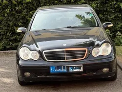 Schwarz Gebraucht 2002 Mercedes C180 Classic Limousine | 1.700 € (Fairer Preis)