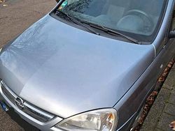 Silber Gebraucht 2006 Opel Corsa Kleinwagen | 1.000 €