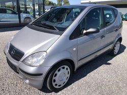 Mondsilber metalliclack Gebraucht 1999 Mercedes A140 Classic Limousine | 4.250 €