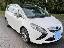 Weiß Gebraucht 2014 Opel Zafira Van / Kleinbus | 12.890 €