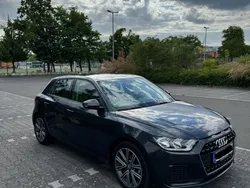 Grau Gebraucht 2019 Audi A1 Sportback Advanced Kleinwagen | 19.000 € (Fairer Preis)